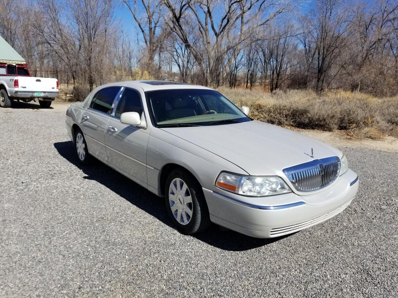 2006 lincoln town car price new